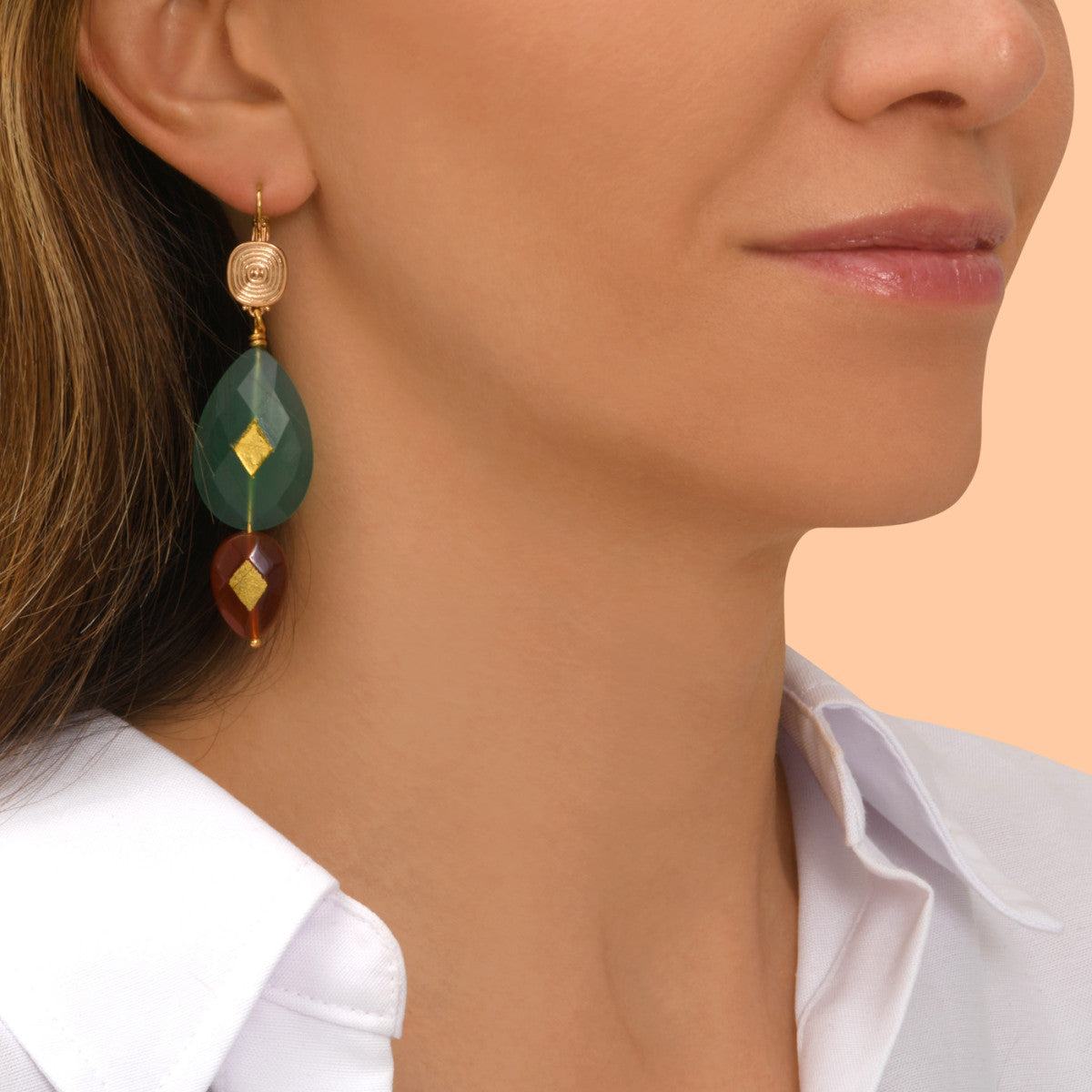 Pendientes durmientes de ágata Babylone y cornalina - verde