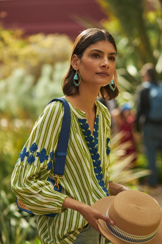 Blusa rayas bordada