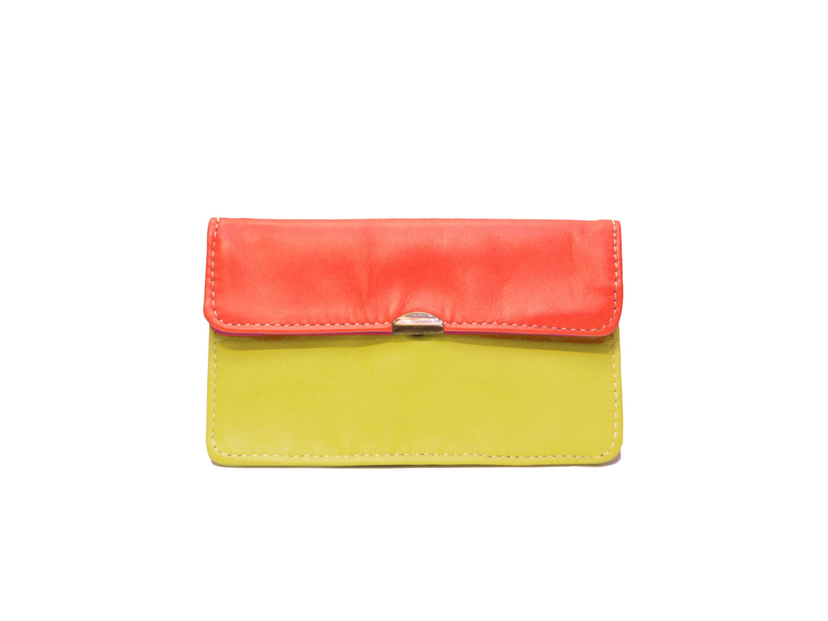 Cartera de cuero con múltiples bolsillos
